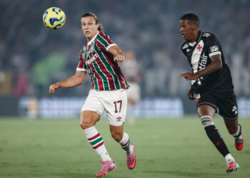 Léo Jardim brilha nos pênaltis, Vasco vence o Fluminense e garante vaga na final da Copa do Brasil.