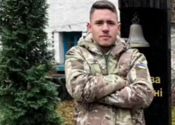 Jovem decide lutar na guerra da Ucrânia e avisa sua família apenas no aeroporto.