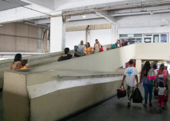 Veja quais documentos são exigidos para viagens com crianças e adolescentes e evite imprevistos durante o embarque