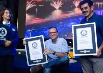 Réveillon de Copacabana entra para o Guinness como a maior festa de Ano Novo do mundo, reunindo milhões de pessoas na orla.