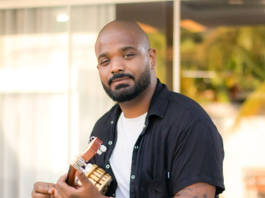 Maricá terá festa da virada na orla do Marine com show de Arlindinho e programação musical gratuita para o público.