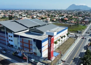 Maricá anuncia o fim da aprovação automática na rede municipal a partir de 2026 e adota novos critérios pedagógicos.