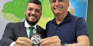 Bacellar, aliado político de Bolsonaro, é preso por suspeita de vazar operação da PF