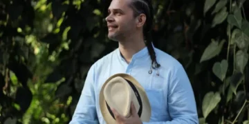 Maricá promove oficina e show especial em homenagem aos 83 anos de Paulinho da Viola, celebrando o samba e a cultura brasileira.