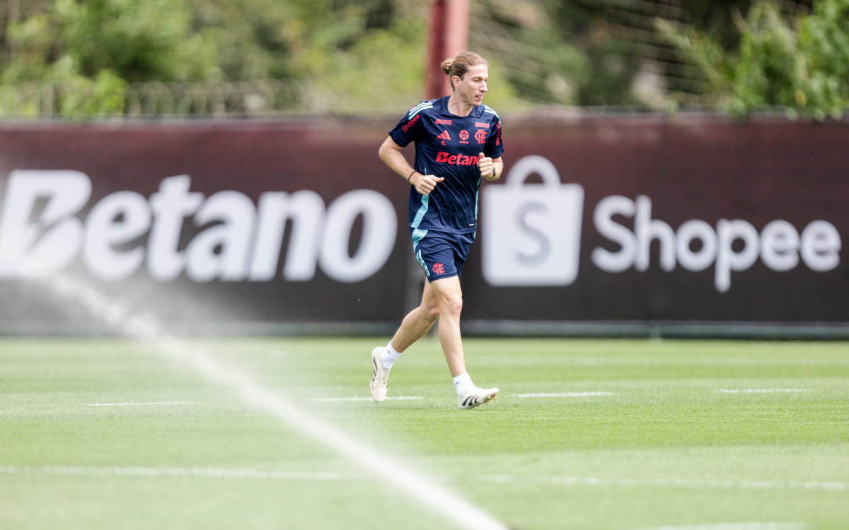 Flamengo se reapresenta e inicia pré-temporada meta_description: Elenco principal do Flamengo se reapresenta e inicia a preparação para