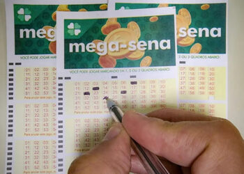 Mega-Sena realiza sorteio com prêmio acumulado estimado em R$ 102 milhões nesta quinta-feira.