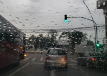 Tempo muda no Rio de Janeiro com previsão de chuva, céu nublado e leve queda nas temperaturas nos próximos dias.