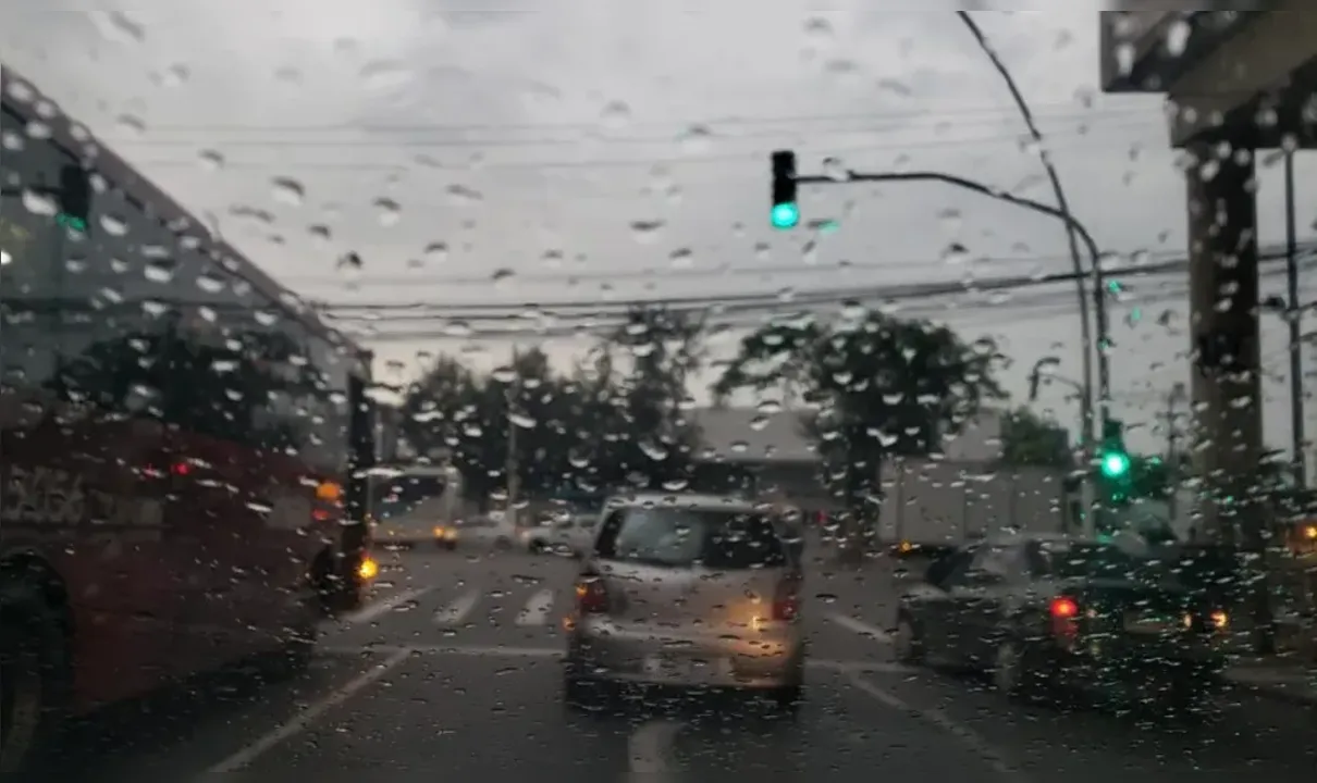 Tempo muda no Rio de Janeiro com previsão de chuva, céu nublado e leve queda nas temperaturas nos próximos dias.