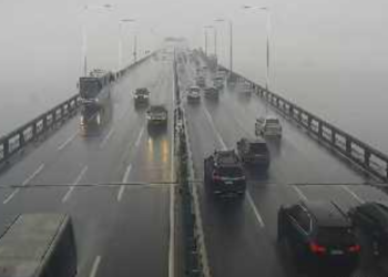 Trânsito intenso provoca lentidão nos acessos à Ponte Rio-Niterói e aumenta o tempo de travessia nesta manhã.