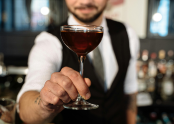 Rio de Janeiro e Niterói oferecem milhares de vagas de emprego com início imediato em diversos setores.