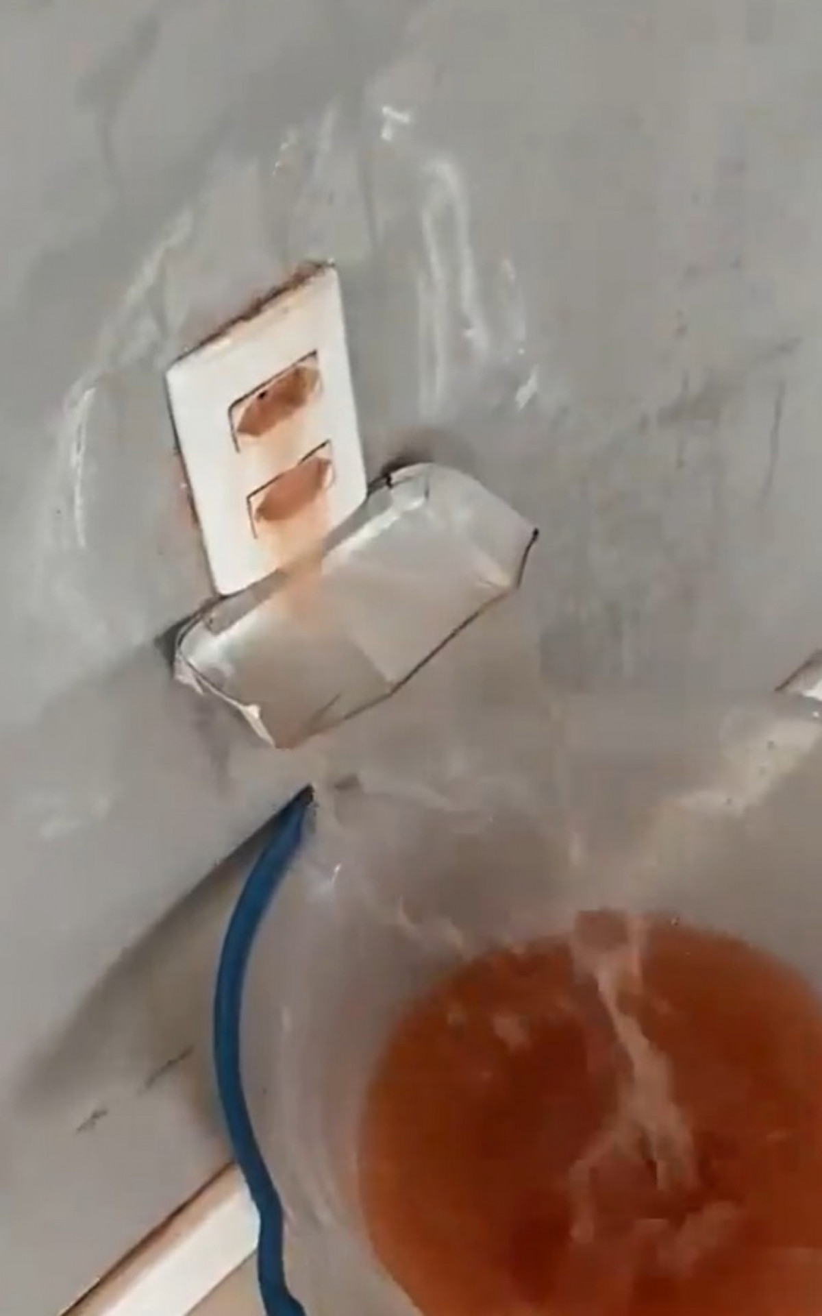 Estado do Rio segue em alerta após chuvas fortes e previsão de novos temporais com risco de alagamentos e ventos intensos.