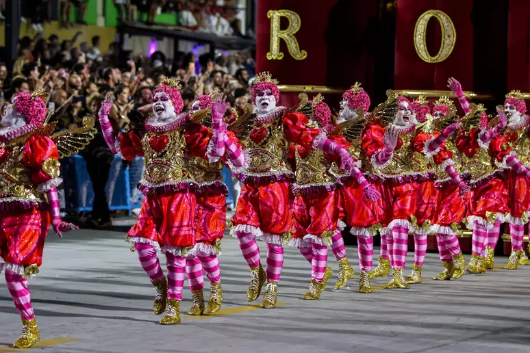 Samba-enredo será usado como critério de desempate na apuração do Carnaval do Rio, reforçando sua importância técnica na avaliação das escolas.