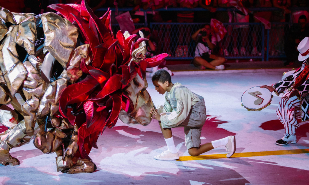 Viradouro fará desfile especial em Niterói no dia 7 de março, repetindo o espetáculo campeão do Carnaval 2026 com a escola completa.