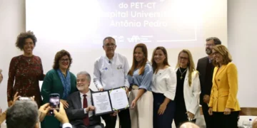 Niterói recebe o primeiro PET-CT do SUS na região metropolitana, ampliando exames oncológicos e reduzindo filas na rede pública.