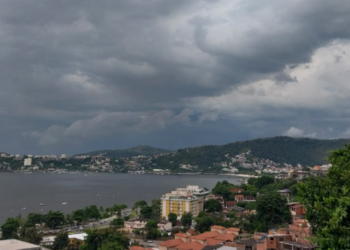 Semana começa quente e abafada com risco de temporais e pancadas de chuva fortes no Rio, Niterói e São Gonçalo.