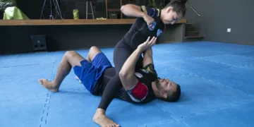 Projeto oferece aulas gratuitas de defesa pessoal para mulheres em São Gonçalo e fortalece segurança e autonomia feminina.