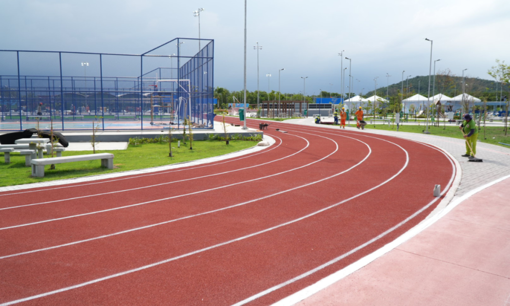 Pista de corrida em São Gonçalo recebe nome de atleta que morreu após acidente durante treino.