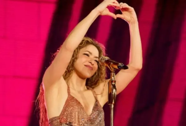 Shakira foi confirmada pela Prefeitura como atração de megashow gratuito em Copacabana. Evento deve atrair grande público e movimentar o turismo.