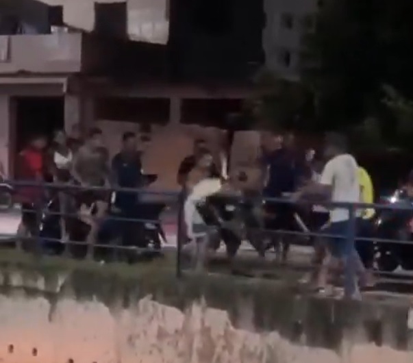 Jacaré aparece em área urbana do Rio, provoca correria e vídeo repercute nas redes sociais