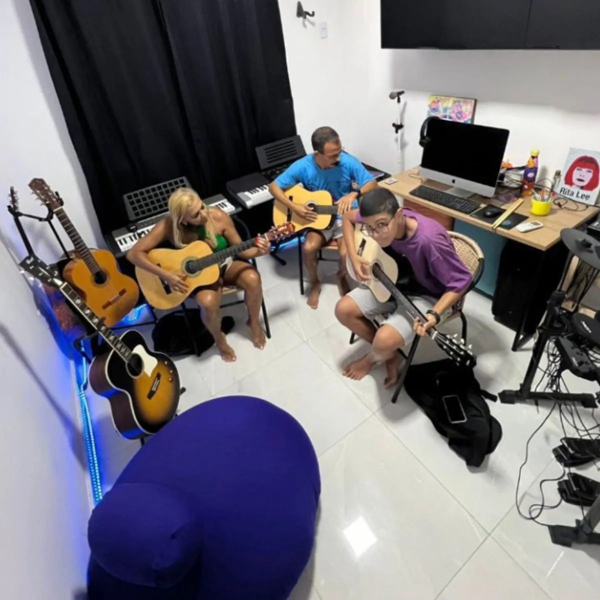 Matrículas abertas para aulas de música em Itaipuaçu com cursos para crianças, jovens e adultos em diferentes instrumentos.