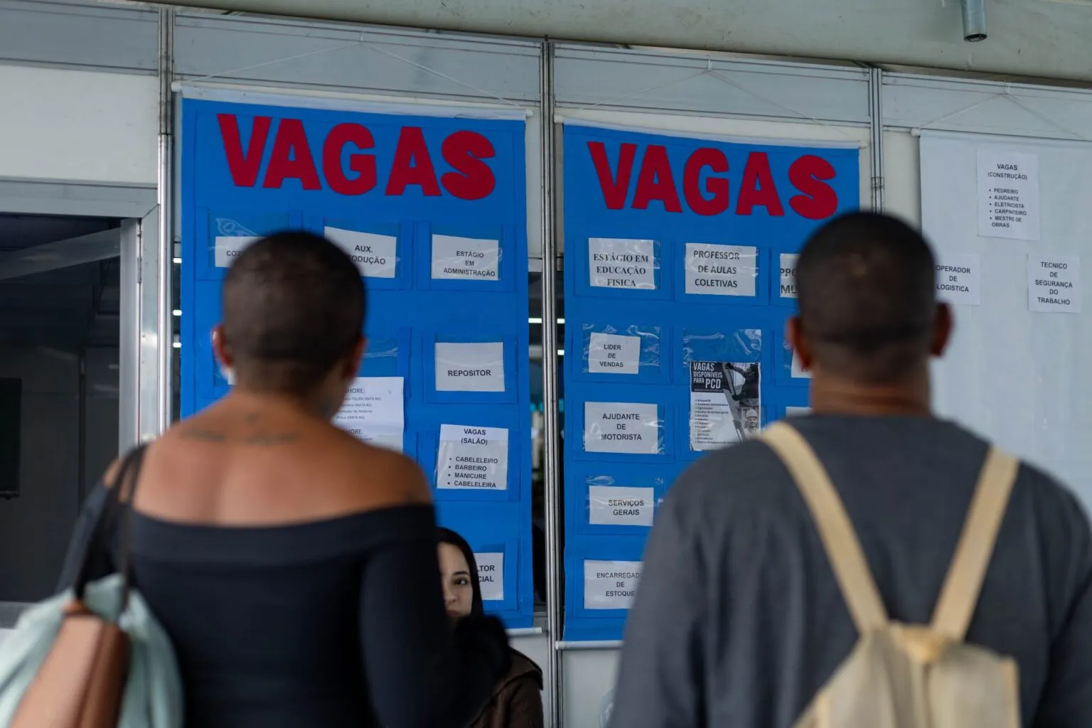 Casa do Trabalhador anuncia centenas de vagas de emprego em Maricá para diferentes áreas e níveis de escolaridade.