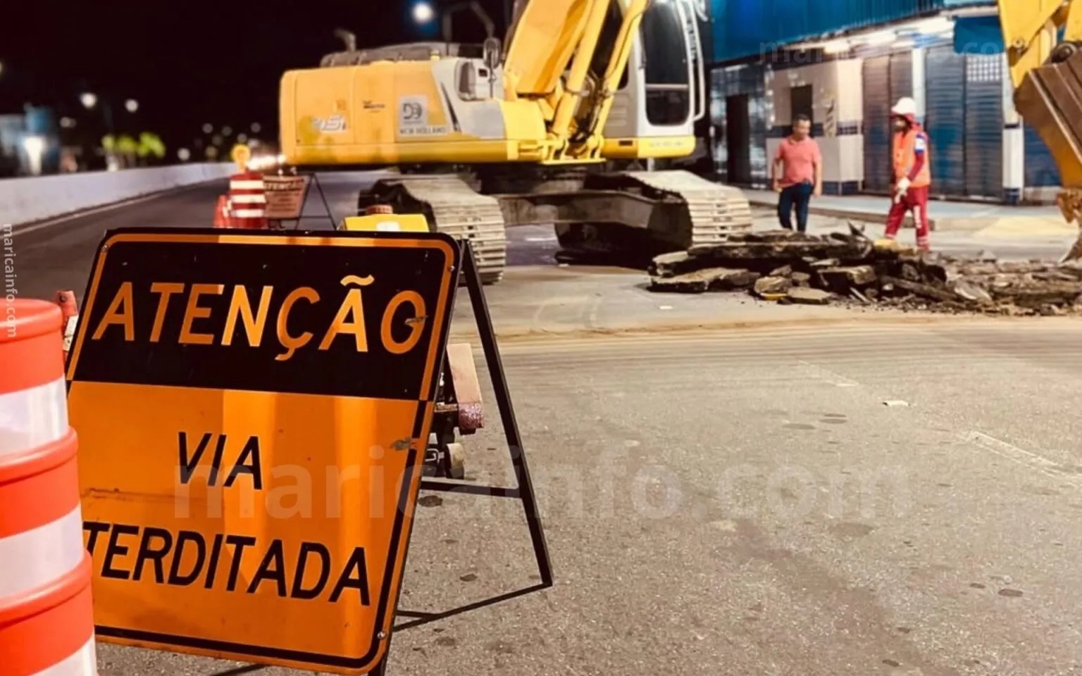Maricá inicia obra de drenagem e interdita trecho da RJ-106 à noite para melhorar o escoamento e reduzir alagamentos.
