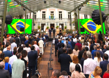 Cavaliere assume prefeitura do Rio e promete continuidade do legado de Paes