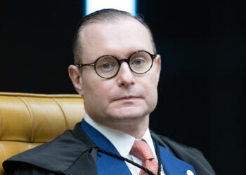 Zanin suspende eleição indireta para governador do RJ e leva decisão ao plenário do STF