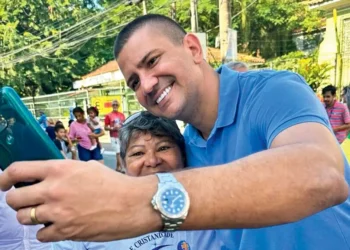 Deputado Douglas Ruas assume comando da Alerj e entra na linha sucessória do governo do RJ