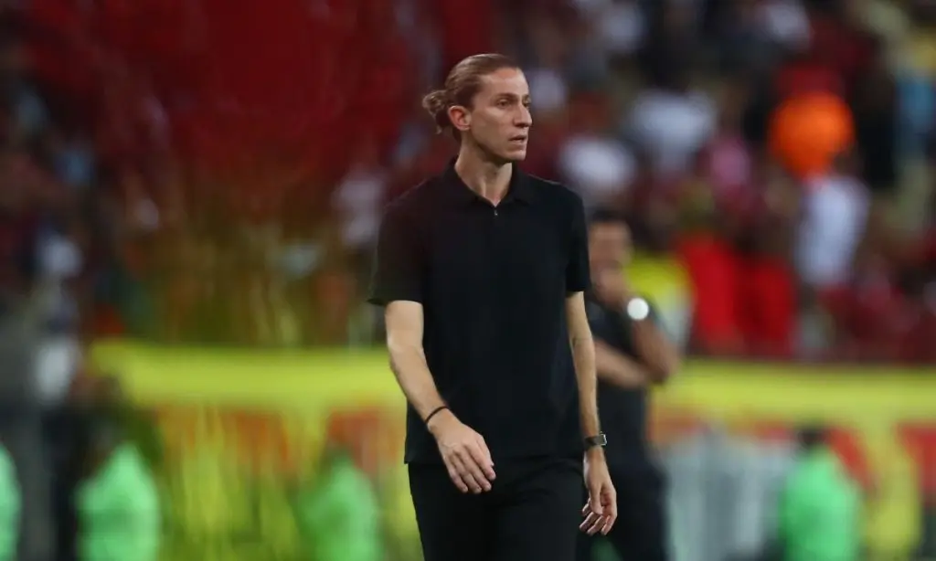 Saída rápida de Filipe Luís do Flamengo surpreende torcida e gera debate sobre planejamento e sequência da temporada.