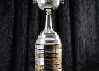 Sorteio da Libertadores 2026 coloca Flamengo e Fluminense frente a desafios na altitude