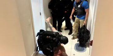 Homem é preso após manter ex-mulher e filha reféns na Barra da Tijuca sem feridos