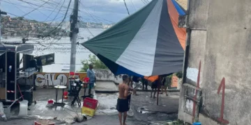 Polícia Militar encerra dois eventos irregulares em Niterói por falta de licença e reforça fiscalização na cidade.