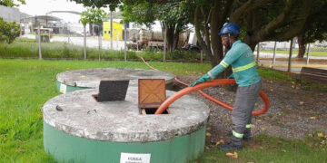 Descarte incorreto de óleo de cozinha entope redes e ameaça o meio ambiente