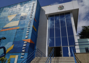 Teatro Municipal de São Gonçalo Celebra Chico Buarque e 30 Anos do Coral Oficina