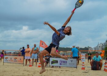 Festival Esportivo Leva Atletas de Elite à Praia de Icaraí em Niterói