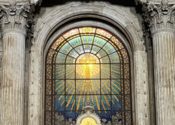 Prefeitura do Rio e Consulado Alemão Iniciam Restauro de Vitrais da Igreja da Candelária