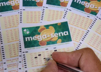 Mega-Sena realiza sorteio com prêmio acumulado de R$ 160 milhões nesta terça-feira. Veja como apostar e detalhes do concurso
