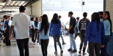 Estudantes recebem primeira Pparcela do Programa Pé-de-Meia 2026