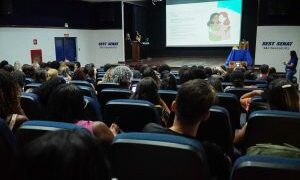 Encontro em São Gonçalo discute acolhimento e inclusão de alunos com autismo