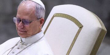 Papa Leão XIV reafirma compromisso com paz e responde críticas de Trump em viagem à África