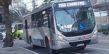 Homem é Preso Após Assaltar Ônibus no Centro de Niterói; Populares Ajudaram na Captura