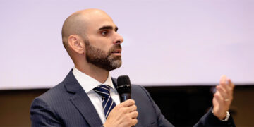 Guilherme Mercês retorna à Fazenda do RJ em meio a déficit de R$ 19 bi