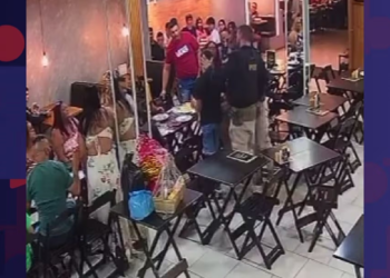 Policial salva criança de 12 anos engasgada em pizzaria de Itaboraí