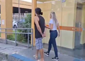 Polícia prende homem por cárcere privado e tortura da companheira em Nova Iguaçu