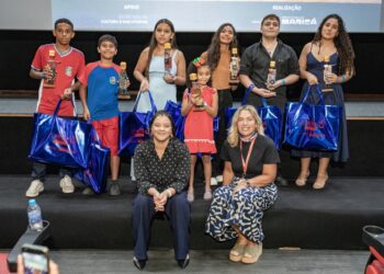 Maricá premia jovens pesquisadores em evento sobre iniciativas científicas locais