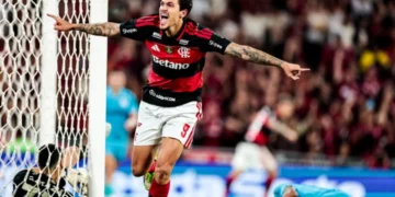 Flamengo vence Santos de virada e Pedro iguala recorde histórico no Maracanã