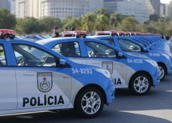Motorista resgatado ferido após roubo de carga e sequestro no Rio de Janeiro