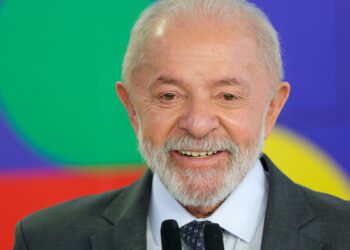 Lula participa de edição especial do Sem Censura, ao vivo na TV Brasil