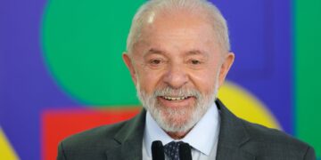Lula participa de edição especial do Sem Censura, ao vivo na TV Brasil